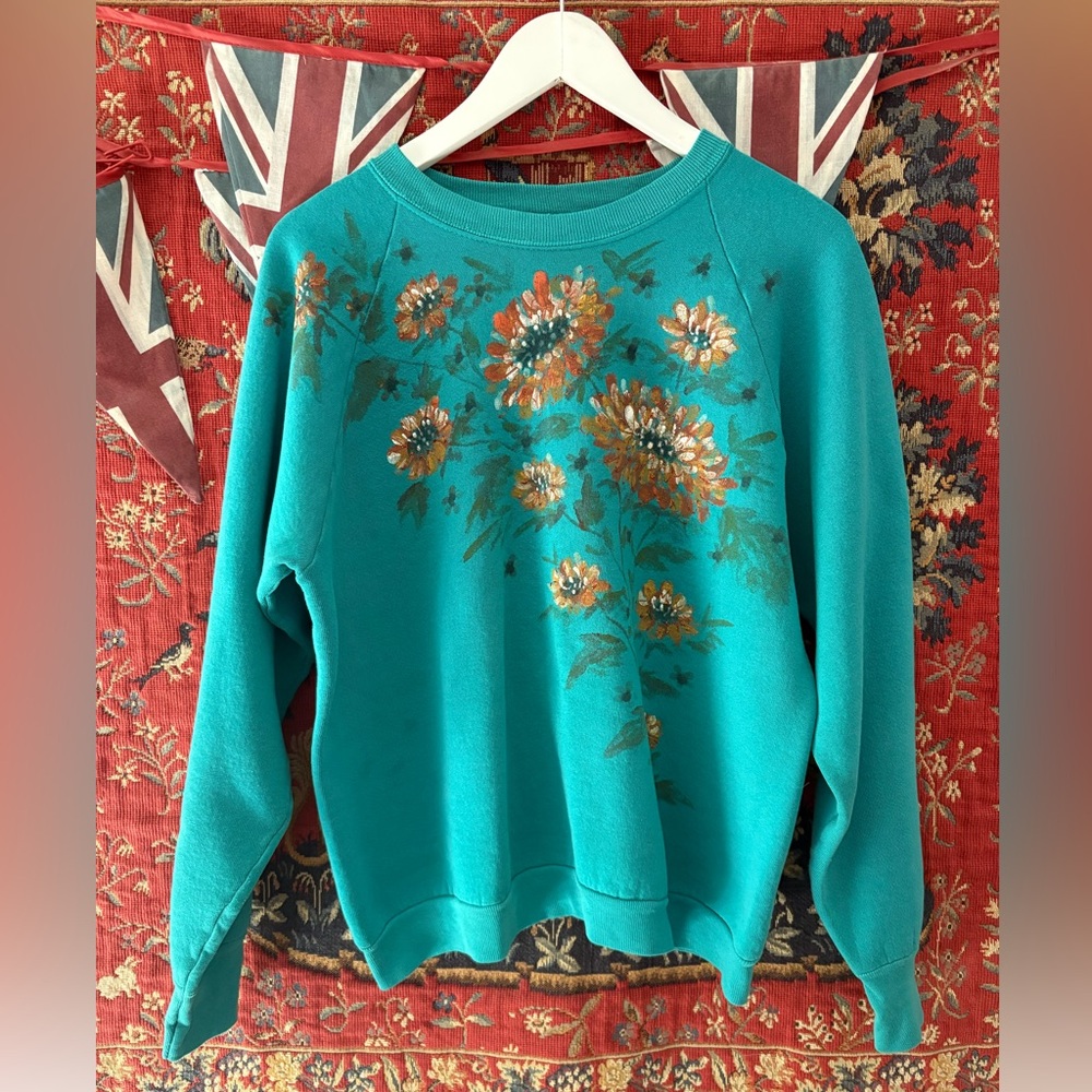 Handpainted Vintage Womens Sweatshirt Chrysanthemum Flowers Floral Art Craft USA
